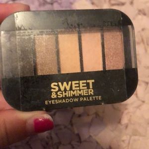 NWT EYESHADOW PALETTE